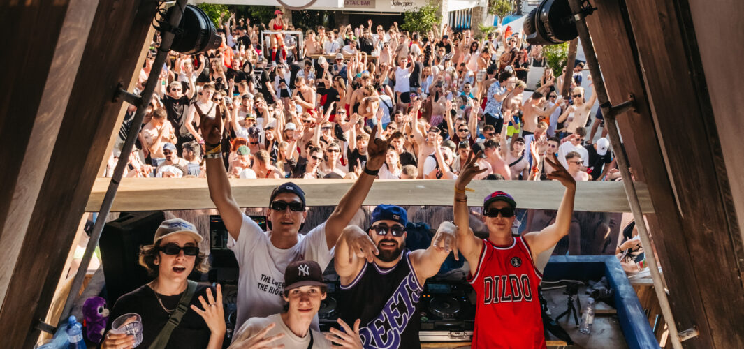 THE MAG POOL PARTY