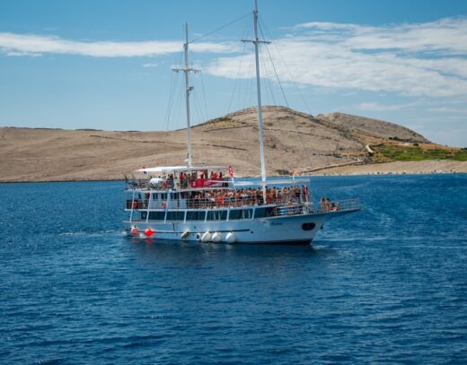 FAJN RÁDIO BOAT