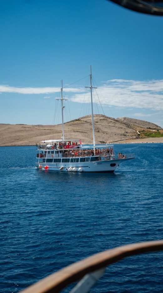 FAJN RÁDIO BOAT