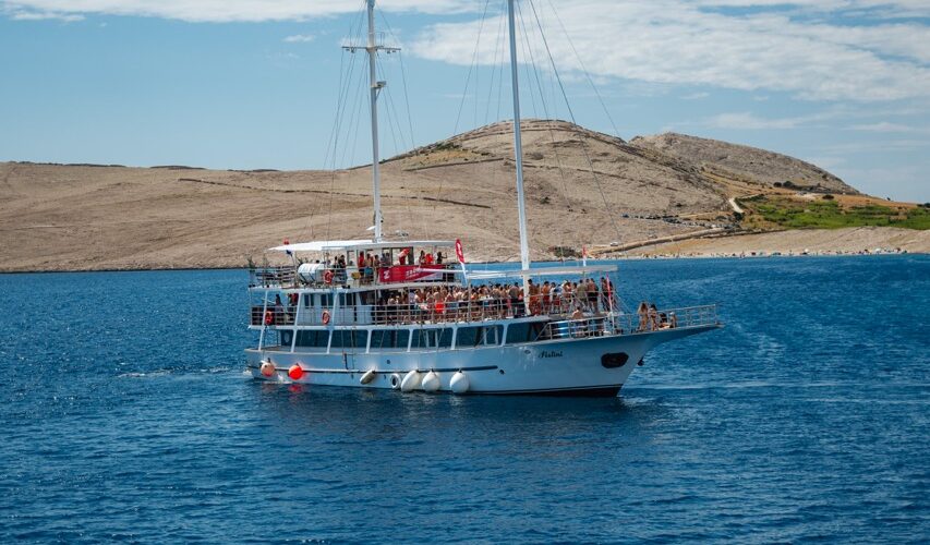 FAJN RÁDIO BOAT